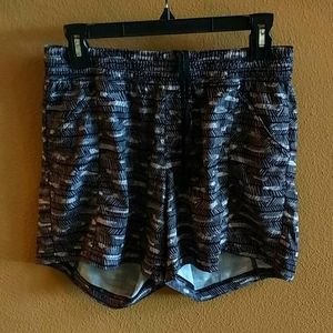 The North Face shorts size 10 white/grey/black